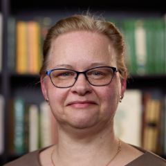 Лобзова Ирина